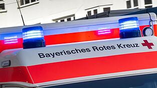 Die meisten der Verletzten konnten von Sanit&auml;tern an der Einsatzstelle versorgt werden. (Symbolbild)