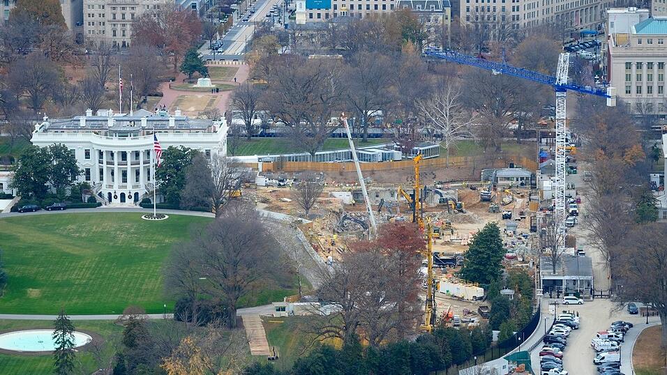 Nun gibt es eine Klage gegen den Bau von Trumps Ballsaal. (Archivbild) Nun gibt es eine Klage gegen den Bau von Trumps Ballsaal. (Archivbild)