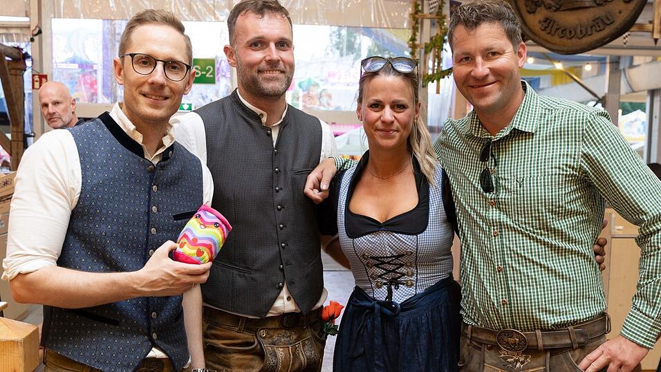 Die Partybilder vom Sonntag, 9. August, aus dem Festzelt Reisinger. Die Partybilder vom Sonntag, 9. August, aus dem Festzelt Reisinger.