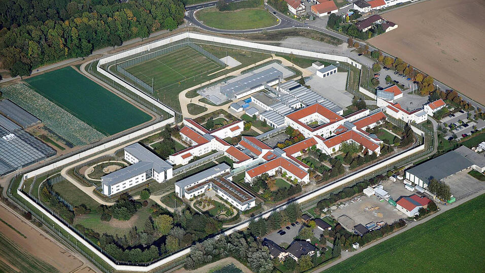 Ein Luftbild der psychiatrisch-forensischen Klinik Lerchenhaid aus dem Jahr 2010. In der Klinik laufen 2021 Umbauma&szlig;nahmen.