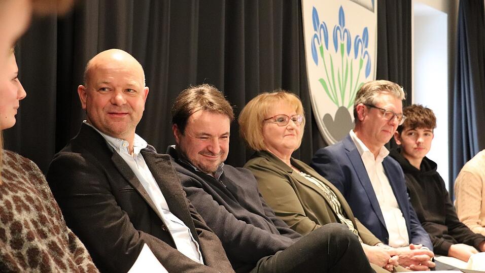Roland Unholzer, Klaus Penzkofer, Monika Beham und Hans Schmalhofer (v.l.).