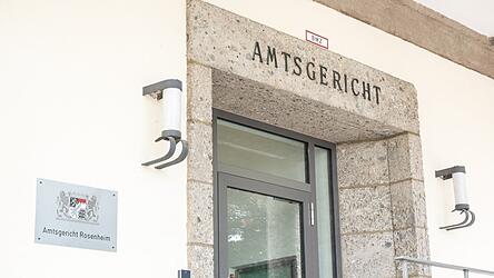 Beim Amtsgericht Rosenheim war die beiden Angeklagten in den vergangenen Jahren sozusagen Stammg&auml;ste. Nun, nach dem Umzug des Paares, sind die Juristen in Landshut zust&auml;ndig.