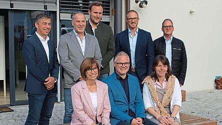 Die Neuen im Gemeinderat: Alfred Kellner, Michael Pulver, Christoph Schedlbauer, Josef Niedermeier, Robert Sp&auml;th, Diana Stratakis, Michael Frey, und Diana K&ouml;niger