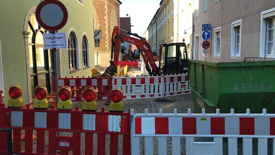 Auch für Fußgänger gibt es vorerst kein Durchkommen mehr zum Hagen über die Seminargasse. Auch für Fußgänger gibt es vorerst kein Durchkommen mehr zum Hagen über die Seminargasse.