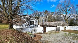 Das ehemalige Anwesen des Bildhauers Fritz Koenig soll k&uuml;nftig K&uuml;nstlern, Studenten und Kunstinteressierten Platz bieten als Wohn-, Ausstellungs- und Atelierraum.