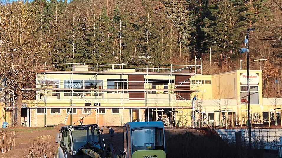 Heuer kommt als letztes das Eingangsgeb&auml;ude des Rodinger Freibades an die Reihe. Die Einrichtung er&ouml;ffnet am 1. Mai.