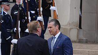 Pistorius trifft Hegseth im Pentagon