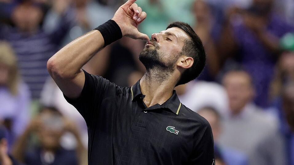 Novak Djokovic widmet seinem Sieg seiner Tochter, die ihren 8. Geburtstag feierte. Novak Djokovic widmet seinem Sieg seiner Tochter, die ihren 8. Geburtstag feierte.