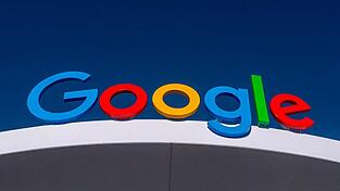 Die EU-Kommission hat Google wegen seines Werbegeschäfts im Visier und wirft dem Unternehmen einen Interessenkonflikt im eigenen Geschäftsmodell vor. (Archivbild)