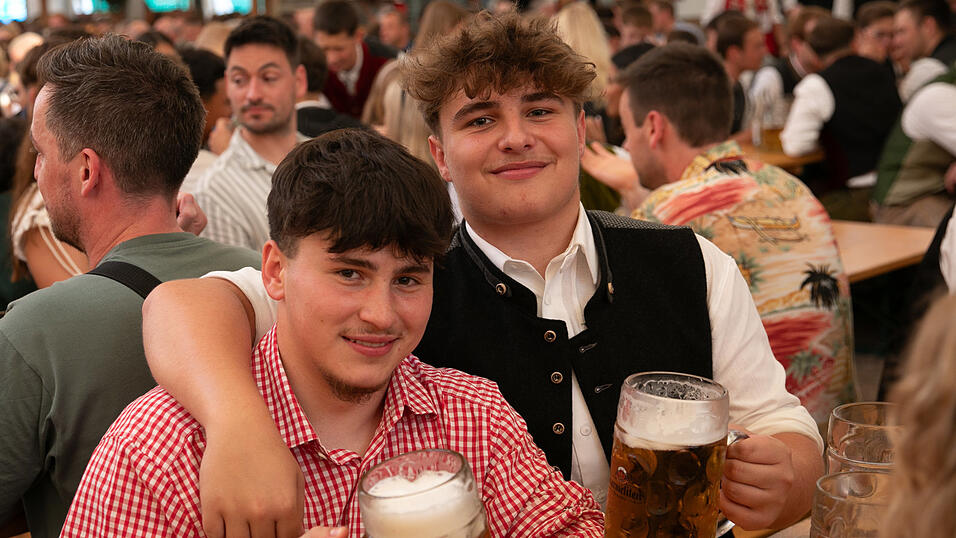 Die Partybilder vom Samstag, 16. August, aus dem Festzelt Nothaft. Die Partybilder vom Samstag, 16. August, aus dem Festzelt Nothaft.