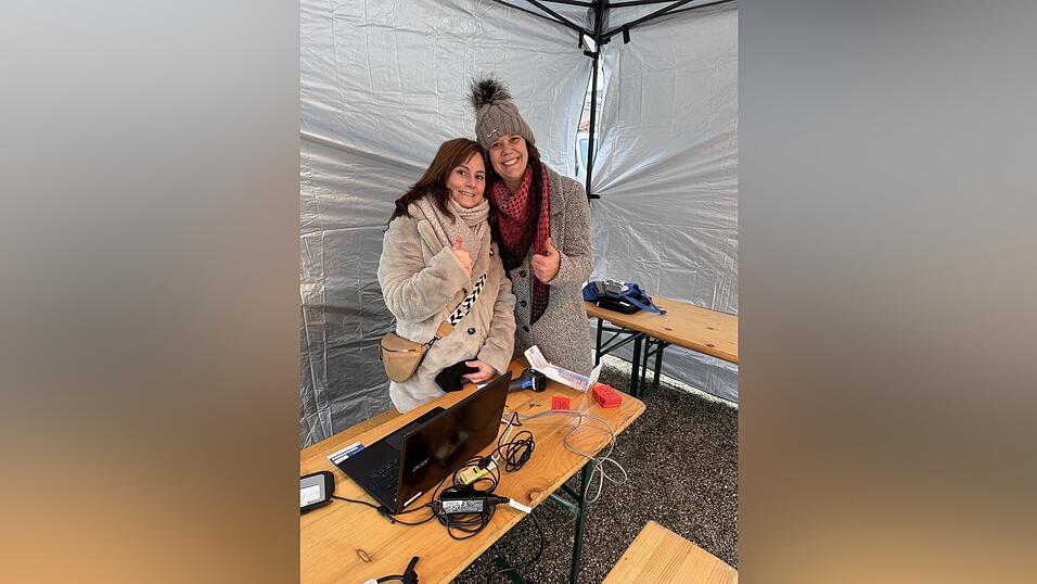 Bianca M&uuml;ller lie&szlig; sich am Adventsmarkt von Tanja Beck typisieren.