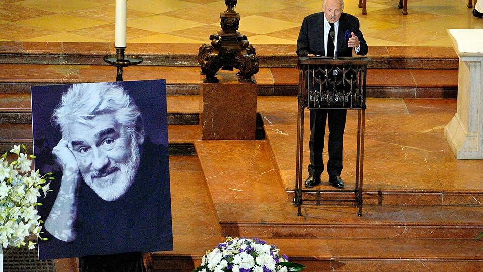 Adorf Kollege Axel Milberg hielt einer der Trauerreden. Adorf Kollege Axel Milberg hielt einer der Trauerreden.