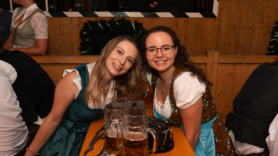 Die Partybilder vom Mittwoch, 14. August 2024, aus dem Festzelt Weckmann. Die Partybilder vom Mittwoch, 14. August 2024, aus dem Festzelt Weckmann.