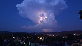 Eine Gewitter-Superzelle &uuml;ber Deutschland (Archivbild).
