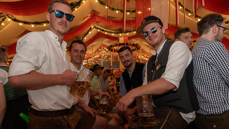 Die Partybilder vom Samstag, 19. August 2023, aus dem Festzelt Greindl. Die Partybilder vom Samstag, 19. August 2023, aus dem Festzelt Greindl.