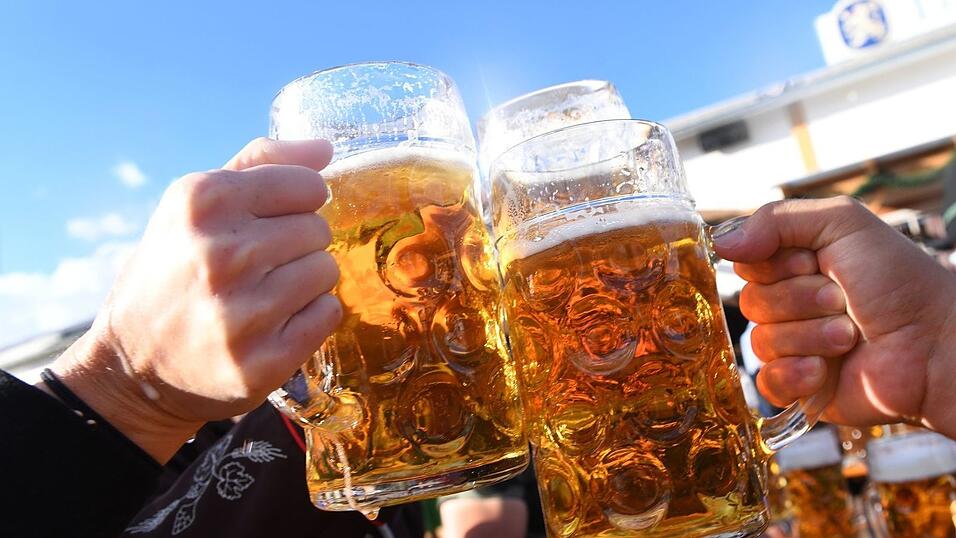 Kostet heuer bis zu 15,80 Euro: Die Wiesn-Maß.