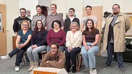 Die Theatergruppe der Kolpingfamilie freut sich auf die Premiere ihres neuen Stücks. Die Theatergruppe der Kolpingfamilie freut sich auf die Premiere ihres neuen Stücks.