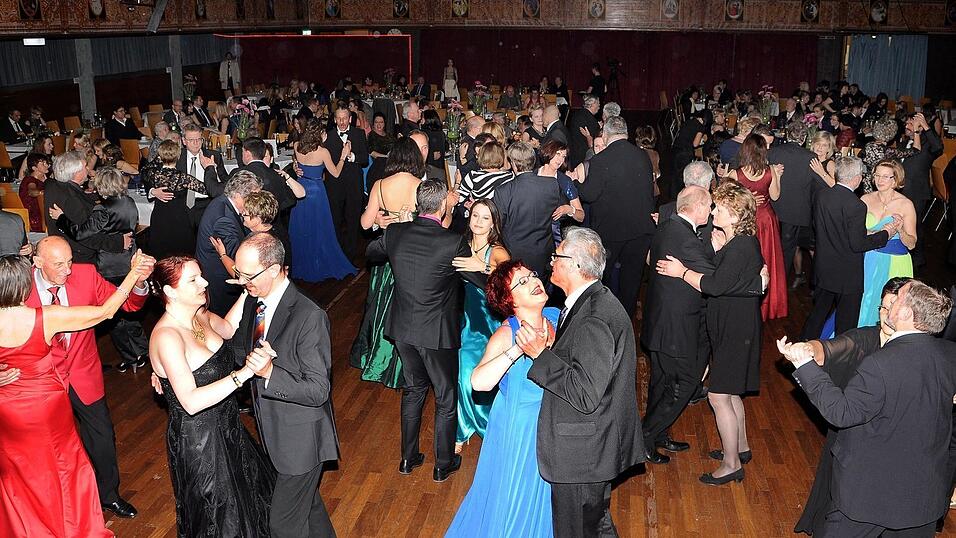 Impressionen vom Intrhonisationsball 2015 der Narrhalla Moosburg. (Foto: Ren&eacute; Spanier)