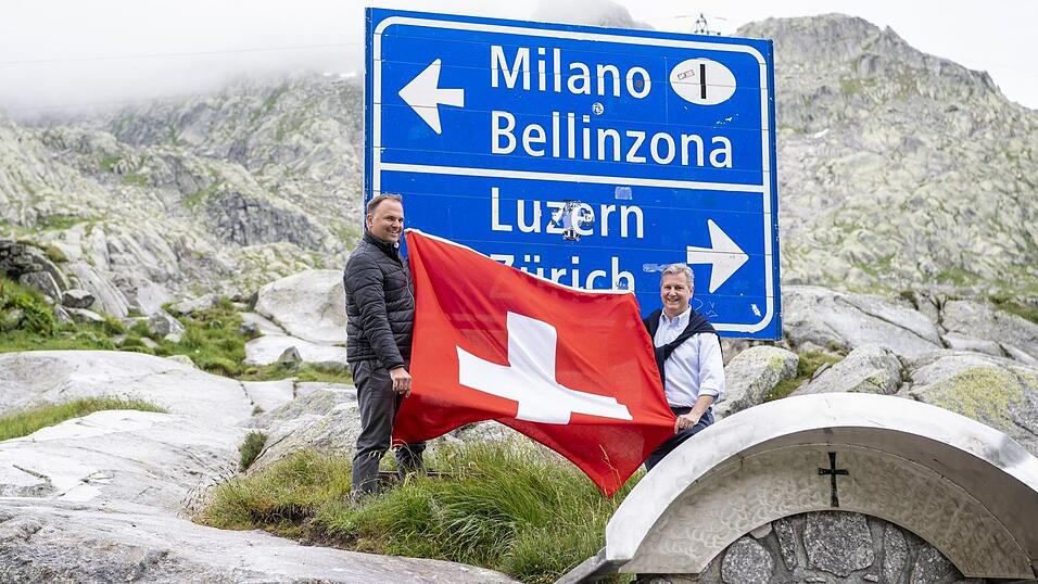 Marco Chiesa (r) und die Schweizerische Volkspartei (SVP), wollen Anwohner der Bergkantone schützen. (Archivbild) Marco Chiesa (r) und die Schweizerische Volkspartei (SVP), wollen Anwohner der Bergkantone schützen. (Archivbild)