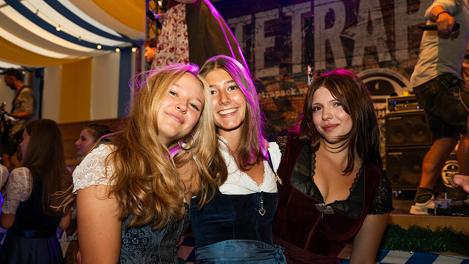 Die Partybilder vom Freitag, 14. August, aus dem Festzelt Reisinger. Die Partybilder vom Freitag, 14. August, aus dem Festzelt Reisinger.