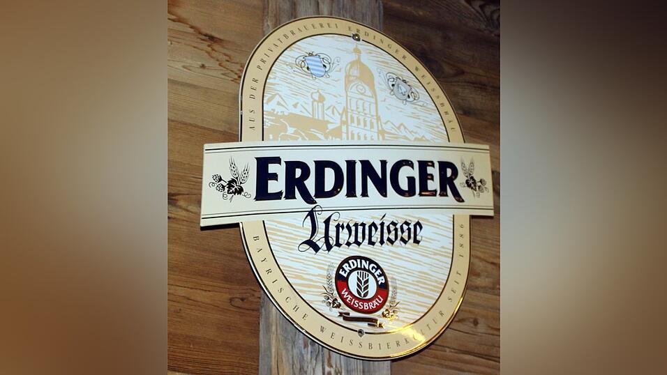 Auch am Freitag war super Stimmung am Ergoldinger Volksfest. Auch am Freitag war super Stimmung am Ergoldinger Volksfest.