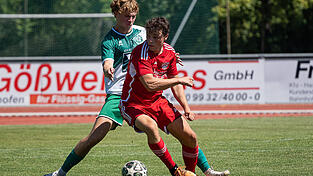 Landaus Christian Zellmer (im roten Trikot) sorgte mit seinem Treffer in der 65. Minute für die 1:0-Führung der Bergstädter. Landaus Christian Zellmer (im roten Trikot) sorgte mit seinem Treffer in der 65. Minute für die 1:0-Führung der Bergstädter.