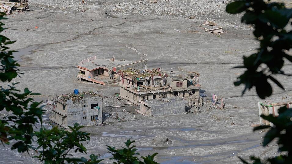 Zerstörter Häuser nach der Sturzflut in Nepal. (Archivbild) Zerstörter Häuser nach der Sturzflut in Nepal. (Archivbild)
