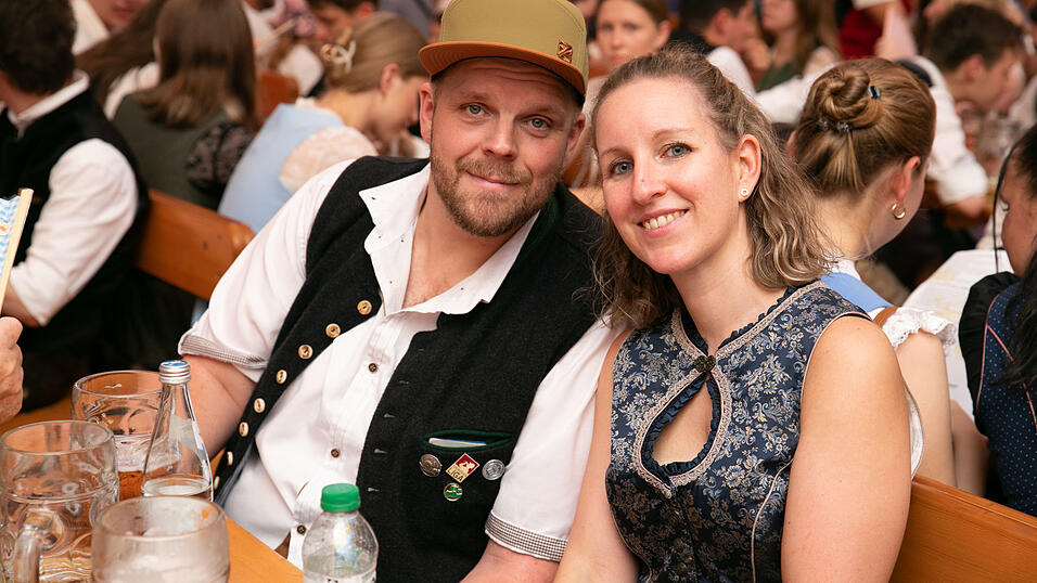Die Partybilder vom Donnerstag, 14. August, aus dem Festzelt Nothaft. Die Partybilder vom Donnerstag, 14. August, aus dem Festzelt Nothaft.
