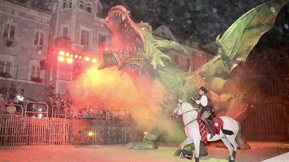 Weitere Eindr&uuml;cke vom Drachenstich 2026, gespielt von der Gruppe &bdquo;gr&uuml;n&ldquo;.