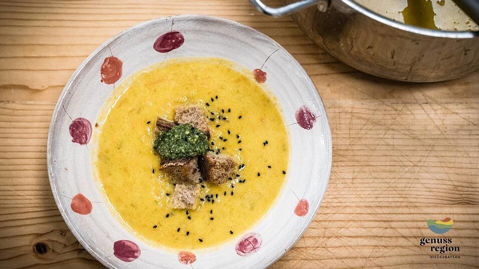 Ein winterlicher Gemüseeintopf, gerade im kalten Januar eine gute Rezeptidee. Ein winterlicher Gemüseeintopf, gerade im kalten Januar eine gute Rezeptidee.