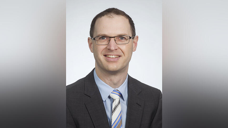 Dr. Florian Lichtnecker ist Fachanwalt für gewerblichen Rechtsschutz. Dr. Florian Lichtnecker ist Fachanwalt für gewerblichen Rechtsschutz.