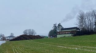 Bereits vorhanden ist in Bad K&ouml;tzting ein W&auml;rmenetz im Umfeld der Hauser Stra&szlig;e, mit dem unter anderem die Schulen und das alte Krankenhaus geheizt werden. Theoretisch k&ouml;nnte es erweitert werden.