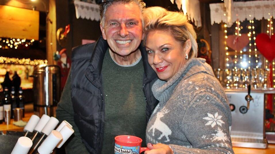 Am Donnerstagabend ist der Landshuter Christkindlmarkt eröffnet worden. Am Donnerstagabend ist der Landshuter Christkindlmarkt eröffnet worden.