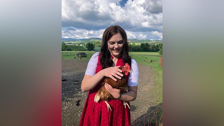 Sandra Ischeev aus Hofdorf bei Bogen zeigt sich gerne im Dirndl. Sandra Ischeev aus Hofdorf bei Bogen zeigt sich gerne im Dirndl.
