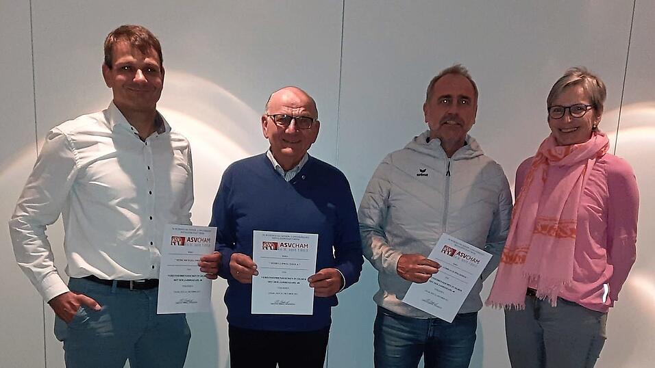 Langj&auml;hrige Mitglieder durften sich &uuml;ber eine Ehrung freuen.