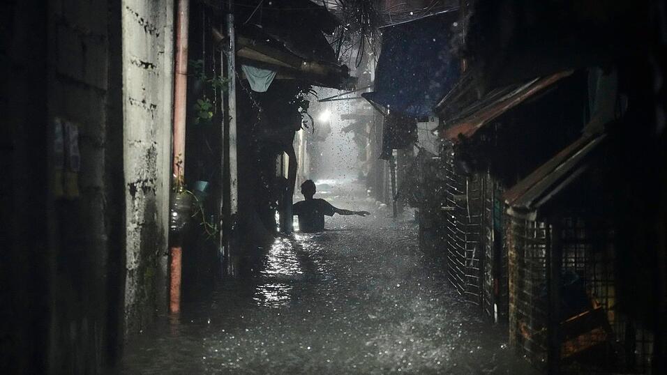 Auf den Philippinen sind Dutzende Provinzen betroffen sowie auch die Hauptstadt Manila.