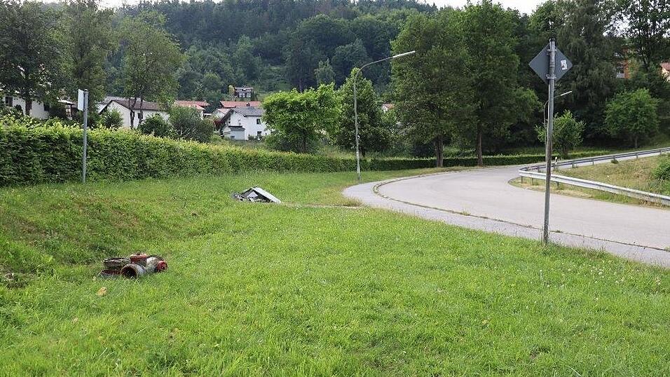 In einer Kurve hatte die Fahrerin versehentlich Vollgas gegeben. In einer Kurve hatte die Fahrerin versehentlich Vollgas gegeben.