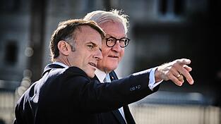 Steinmeier und Macron scheiden beide im kommenden Jahr aus ihren Ämtern. Steinmeier und Macron scheiden beide im kommenden Jahr aus ihren Ämtern.