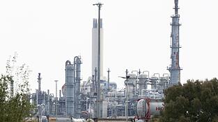 Die seit Jahren krisengeplagte deutsche Chemiebranche profitiert ohne eigenes Zutun von den Folgen des Irankriegs. (Symbolbild) Die seit Jahren krisengeplagte deutsche Chemiebranche profitiert ohne eigenes Zutun von den Folgen des Irankriegs. (Symbolbild)