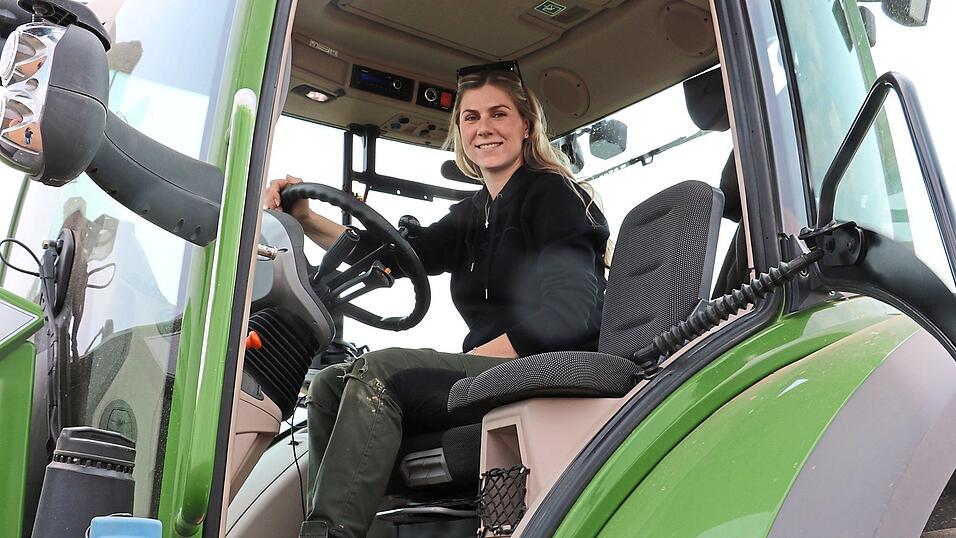 Bevor Barbara Steinberger in den elterlichen Betrieb einstieg, machte sie Feldversuche f&uuml;r einen gro&szlig;en Landtechnik-Hersteller. Ihr Faible f&uuml;r moderne Technik stammt aus dieser Zeit. &bdquo;Da habe ich gesehen, was technisch alles m&ouml;glich ist&ldquo;, sagt sie.