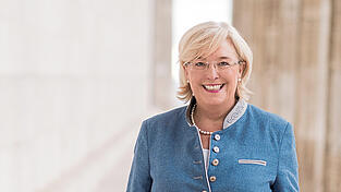 Sylvia Stierstorfer wird bei der Landtagswahl 2023 nicht mehr kandidieren. Sylvia Stierstorfer wird bei der Landtagswahl 2023 nicht mehr kandidieren.