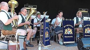 Die Strogentaler Blaskapelle er&ouml;ffnete mit bayerisch b&ouml;hmischer Blasmusik.