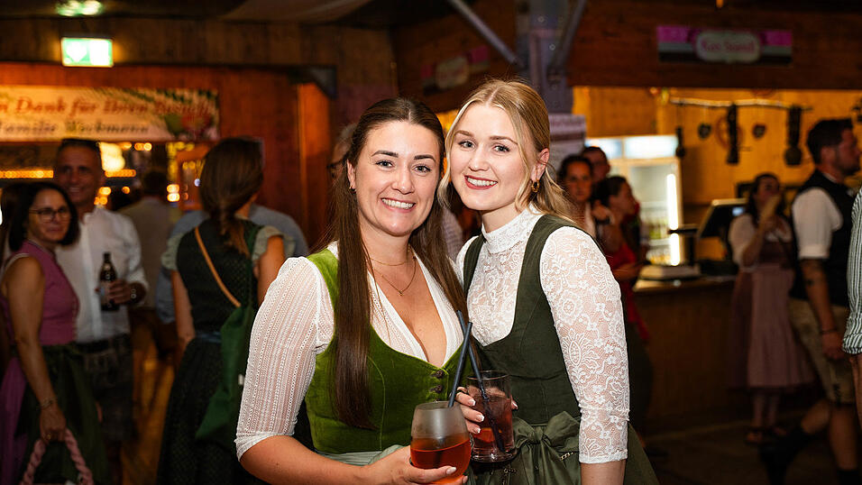 Die Partybilder vom Sonntag, 16. August, aus dem Festzelt Weckmann. Die Partybilder vom Sonntag, 16. August, aus dem Festzelt Weckmann.