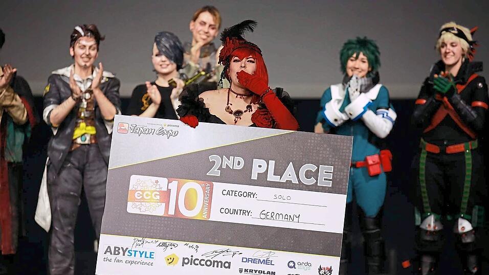 Beim Finale des Extrem Cosplay Gathering 2022 in Paris belegte Christina Fellinger den zweiten Platz.