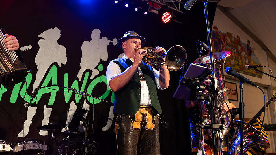 Die Partybilder vom Freitag, 11. August 2023, aus dem Festzelt Greindl. Die Partybilder vom Freitag, 11. August 2023, aus dem Festzelt Greindl.