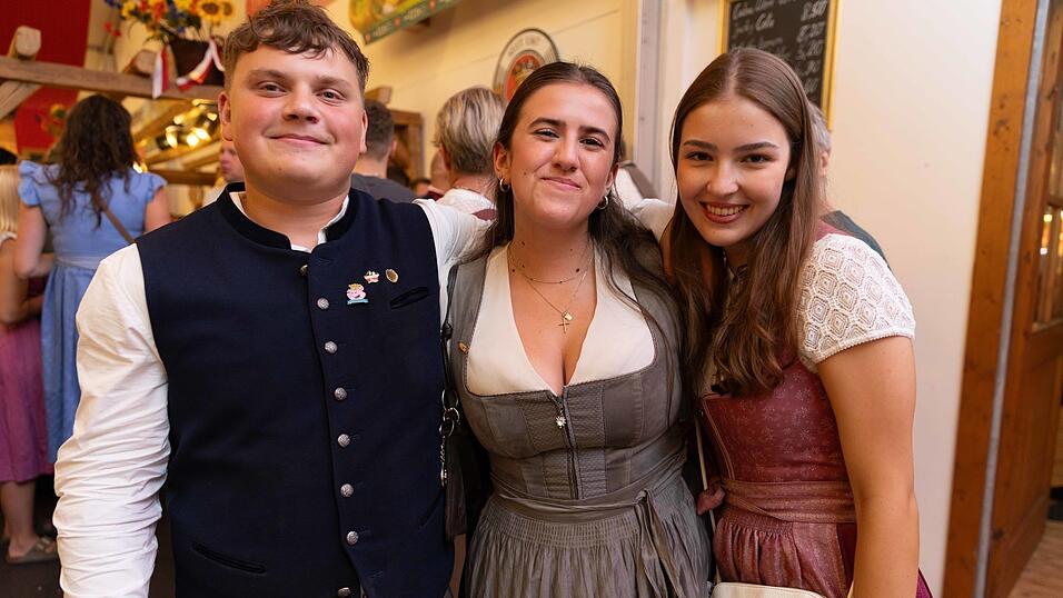 Die Partybilder vom Freitag, 7. August, aus dem Festzelt Greindl. Die Partybilder vom Freitag, 7. August, aus dem Festzelt Greindl.