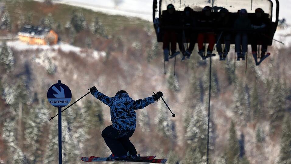 Die ersten Lifte sind offen.