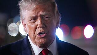 Die USA werden laut US-Präsident Trump auf einen iranischen Angriff reagieren müssen. Die USA werden laut US-Präsident Trump auf einen iranischen Angriff reagieren müssen.