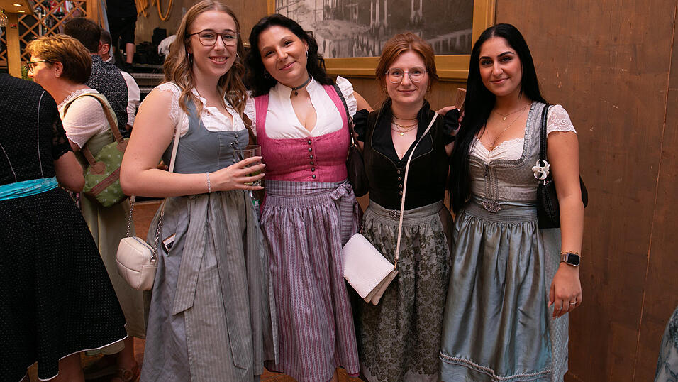 Die Partybilder vom Mittwoch, 13. August, aus dem Festzelt Krönner. Die Partybilder vom Mittwoch, 13. August, aus dem Festzelt Krönner.