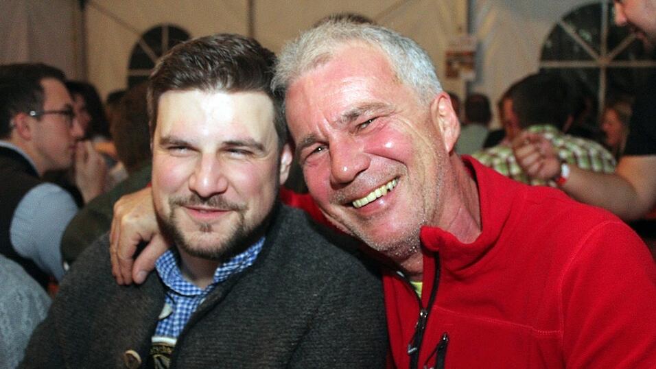 Die besten Bilder vom Wein- und Wei&szlig;bierfest des Burschenvereins Arth und der M&auml;dchengruppe.
